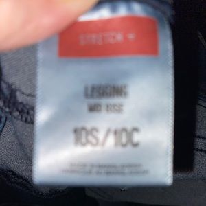 Express Women’s Stretch Jeggings Size 10 short. Dark denim no distressing